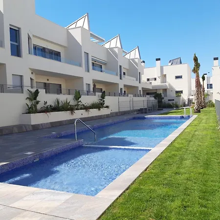 شقة Amalia Ii - Heated Pool, Sauna & Jacuzzi تورّيفيِخا