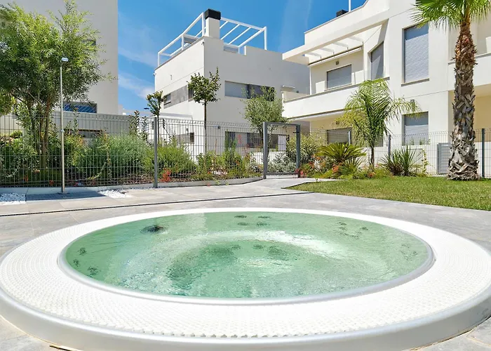 Amalia Ii - Heated Pool, Sauna & Jacuzzi تورّيفيِخا